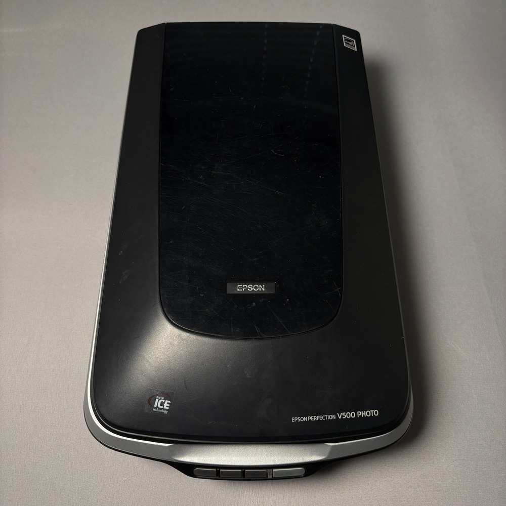 UNTESTED Epson Perfection V500 Photo Color Scanner Digital ICE Black Silver